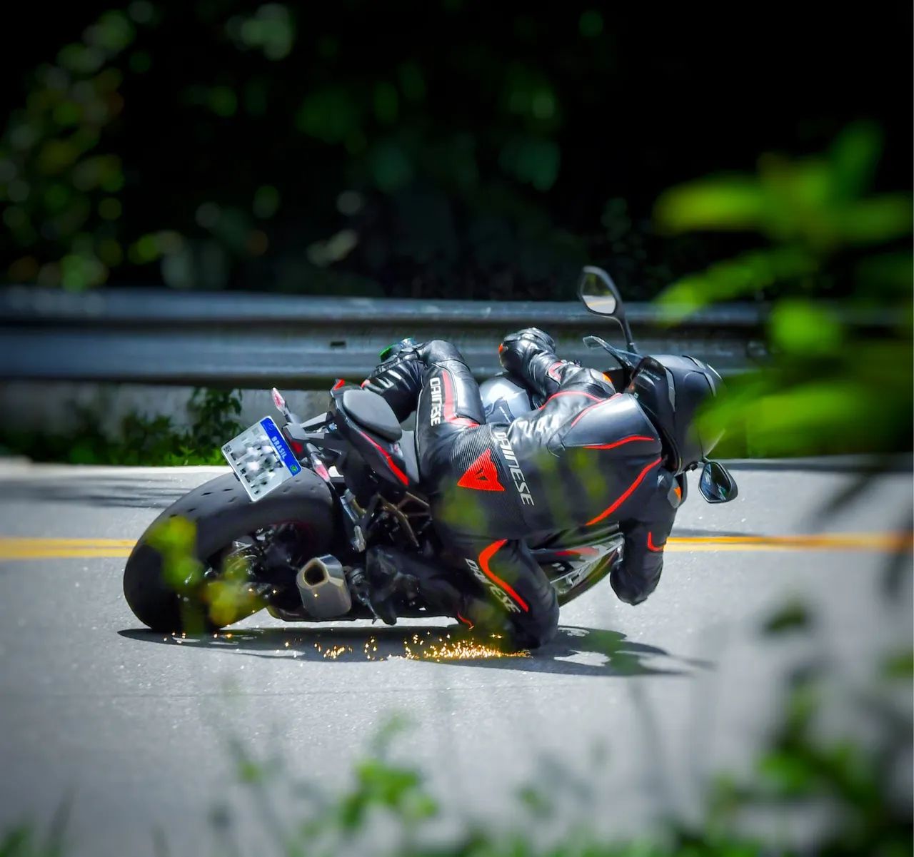 Macacão Dainese - Laguna Seca 4 - Peça Única - tam 50 - Foto 7