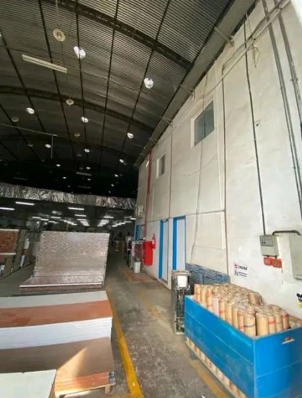 GALPÃO INDUSTRIAL 2.500M² - AV DAS TORRES - Foto 3