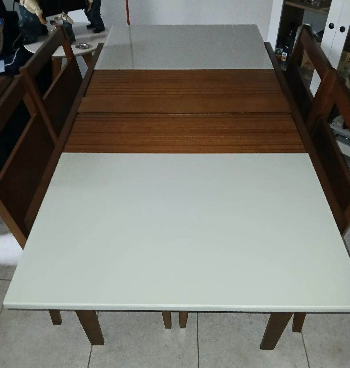 Mesa de Jantar Extensível com 4 cadeiras - Foto 4