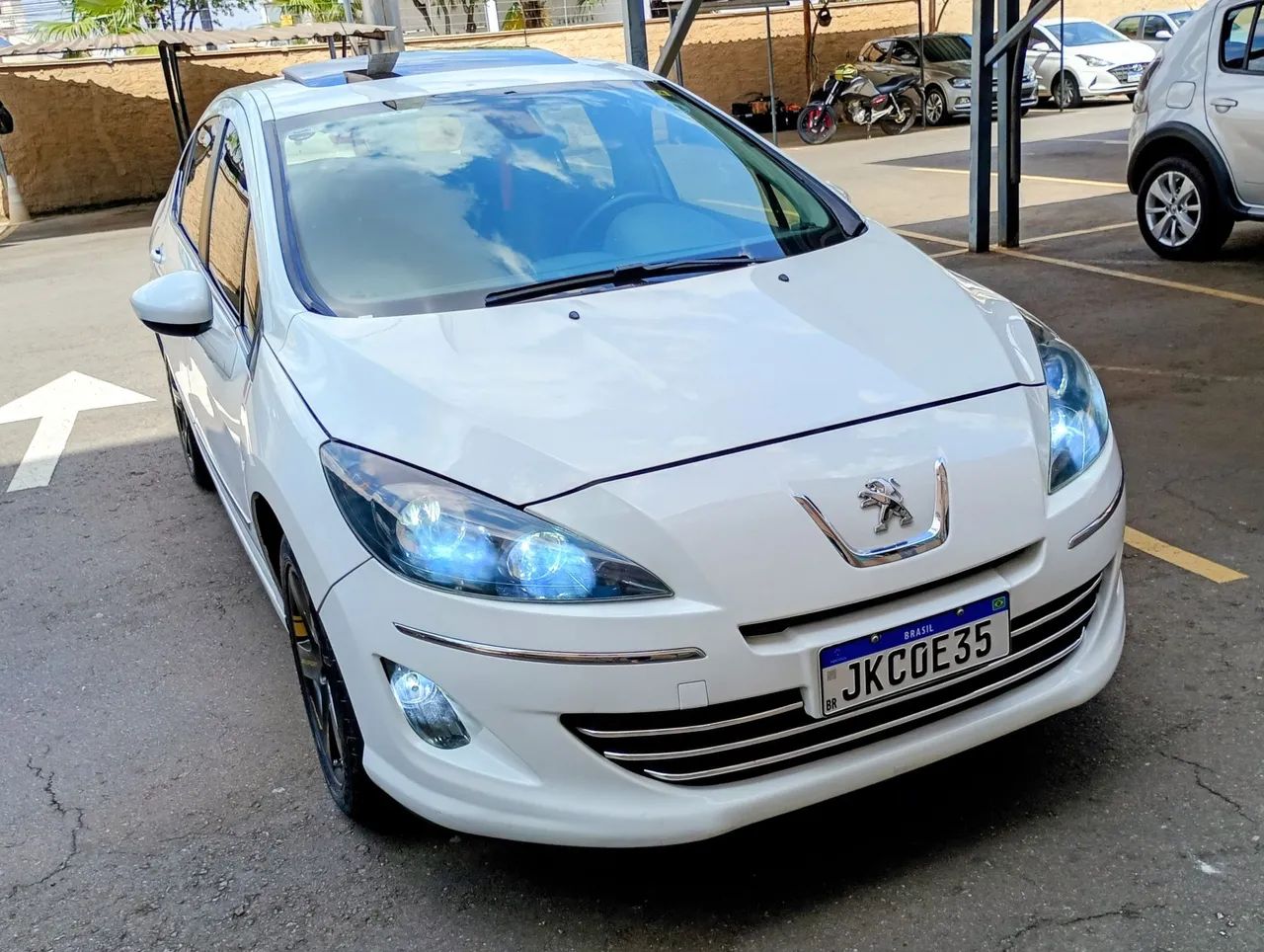 Peugeot 408 408 Sedan Feline 2.0 Flex 16V 4p Aut. 2012