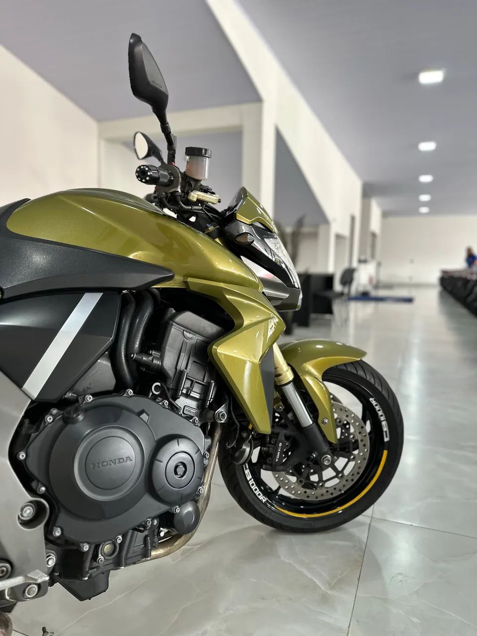 CB1000