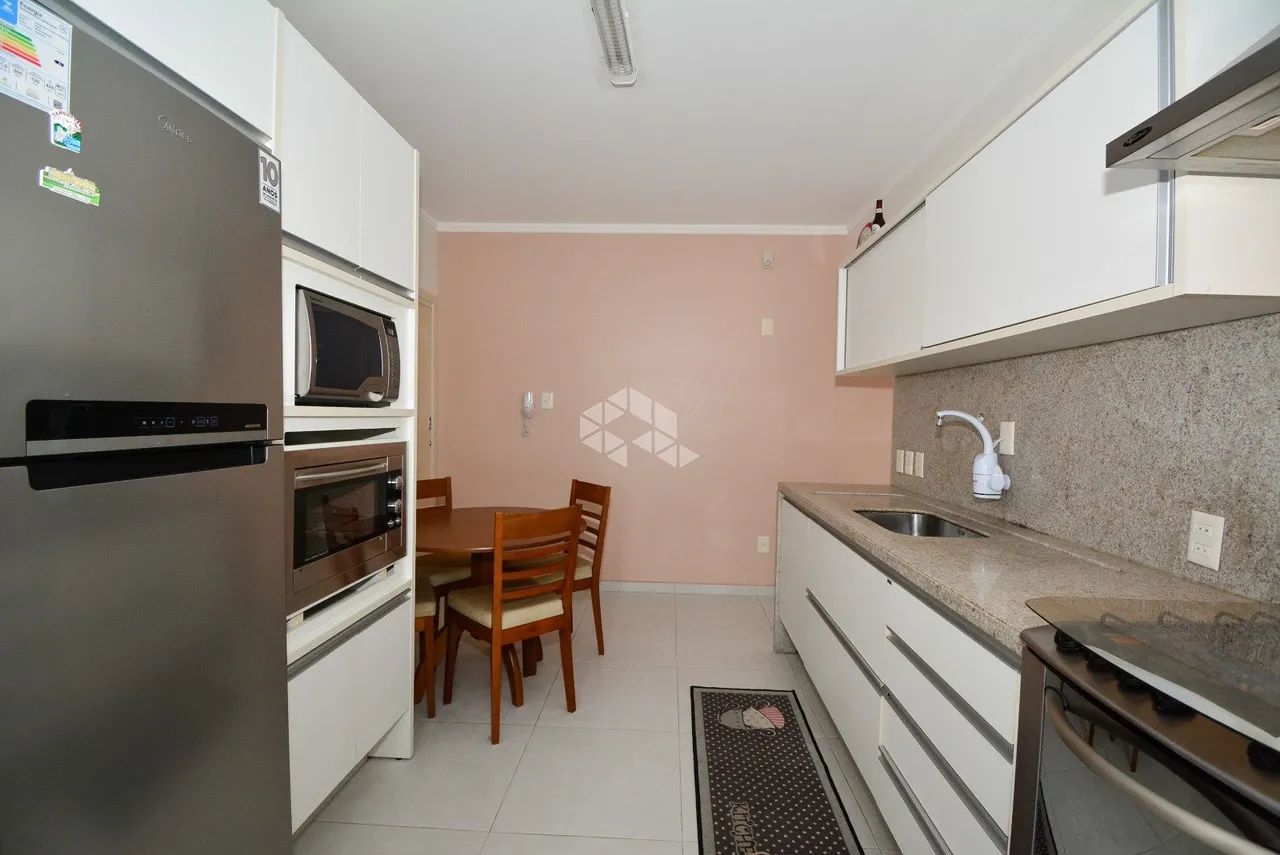 APARTAMENTO MOBILIADO À VENDA NO CENTRO DE FLORIANÓPOLIS COM VISTA PARA O BOSQUE E 2 SUÍTE - Foto 5