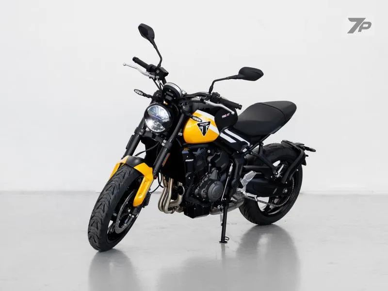 TRIUMPH TRIDENT 660 