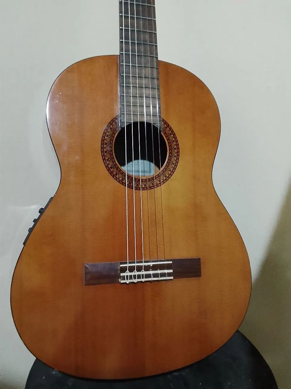 Violão Yamaha super conservado.