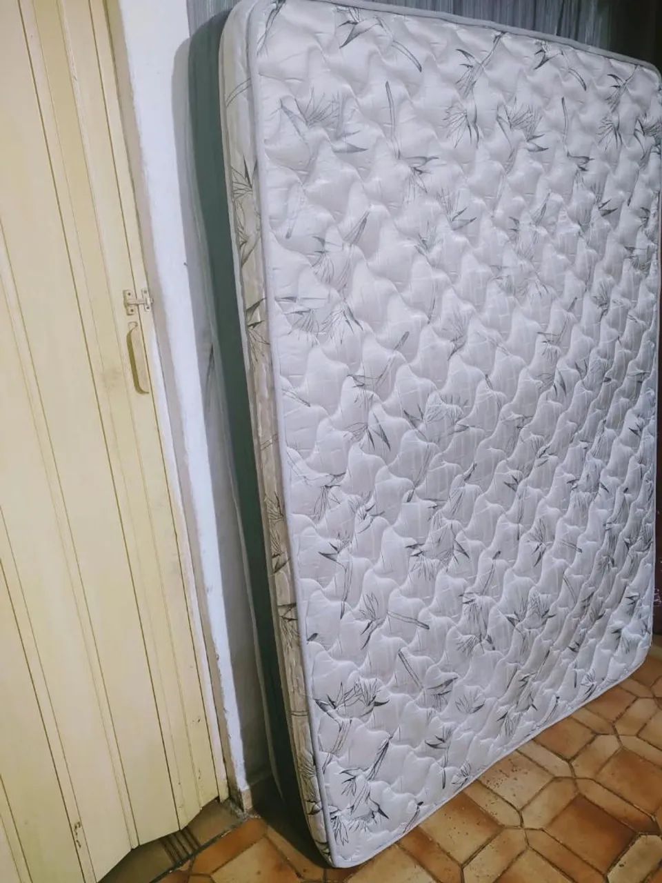 COLCHÃO MOLAS CASAL ÓTIMO ESTADO E QUALIDADE ! ! ! 