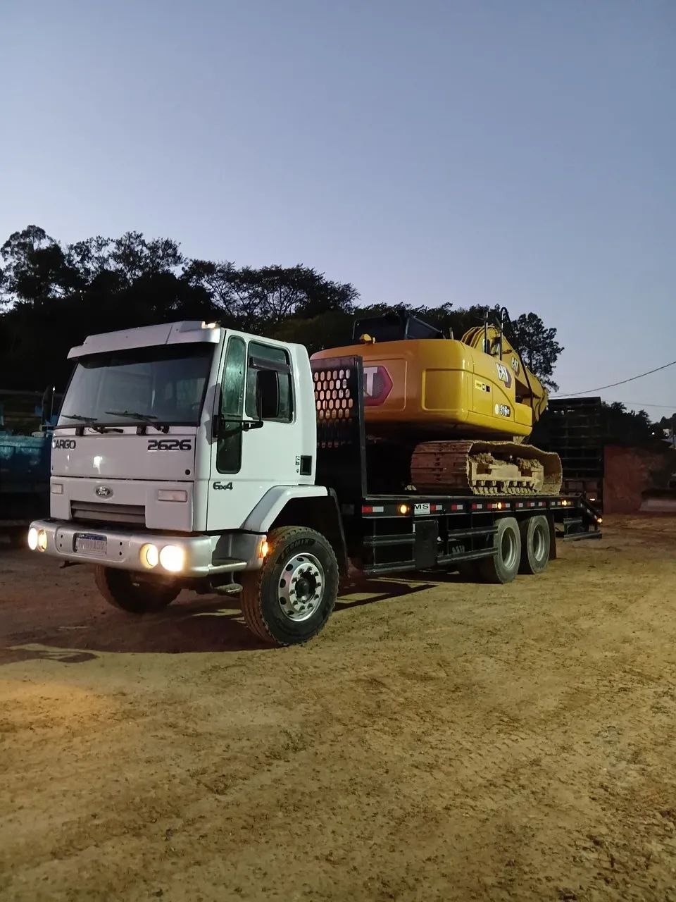 Transporte de máquina pesada linha amarelo estadual e interestadual  - Foto 2