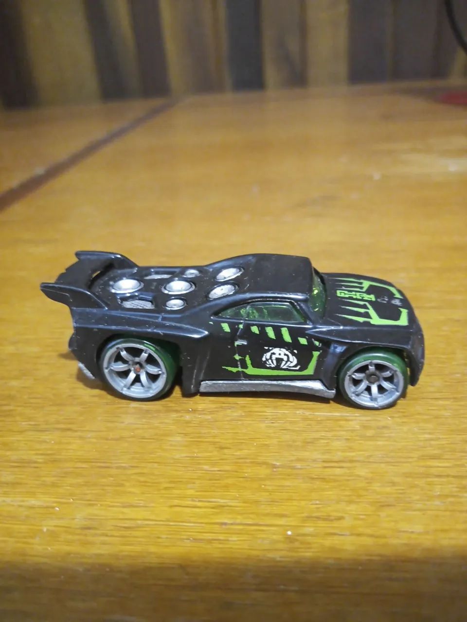 Carrinho Hotwheels acceleracers Bassline racing drones usado - Foto 3