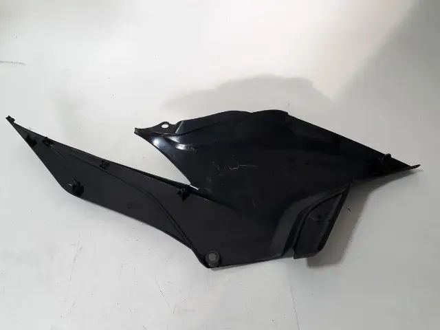 Carenagem Lateral Honda Cb 300 10/15 L/e Orig 57274 Preto - Foto 7