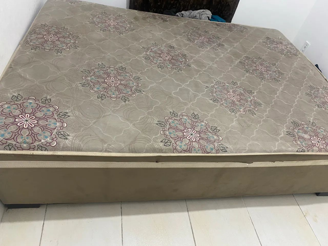 Cama box pra vender logo