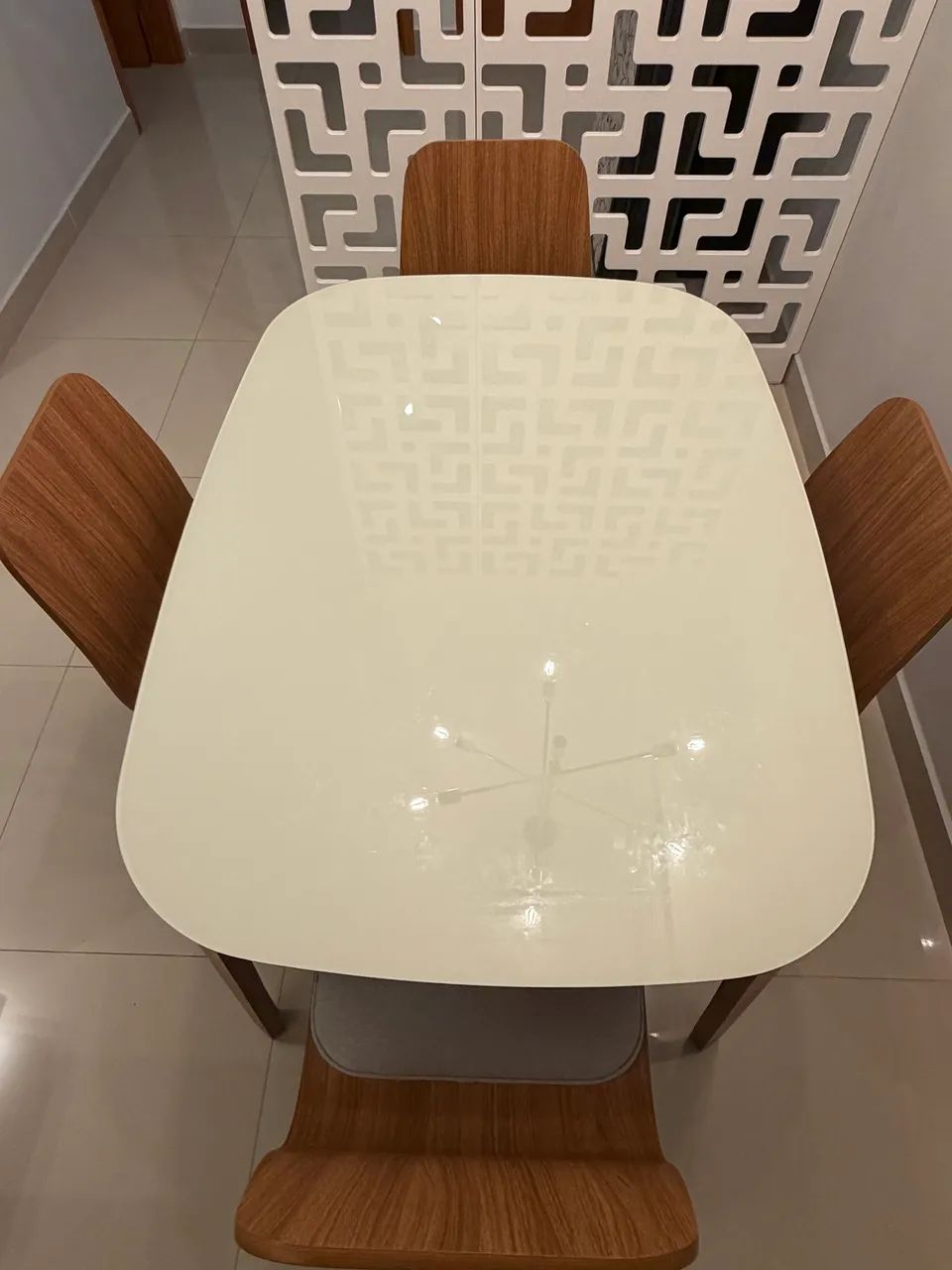 Mesa moderna 4 lugares + 4 cadeiras - Foto 2