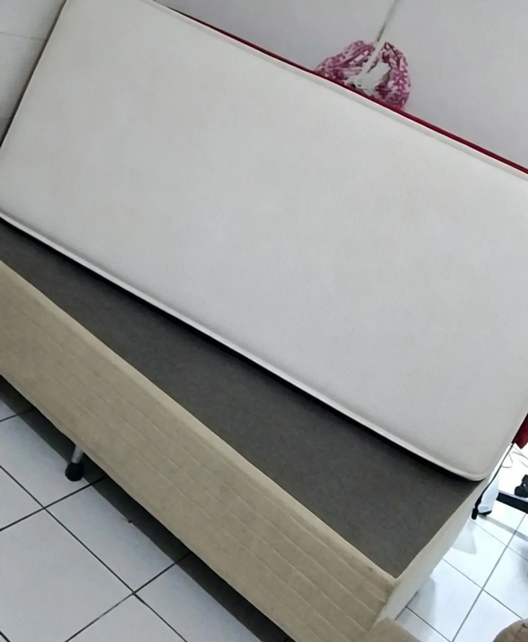 Colchão massageador com cama base box!