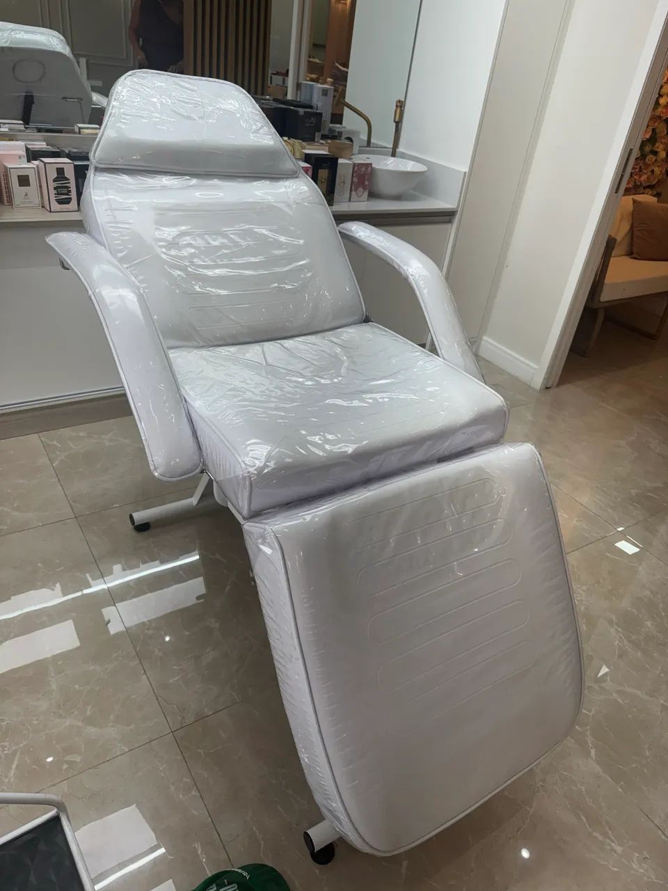 MACA POLTRONA CADEIRA FIXA ESTETICA ESTEK COM PLASTIFICAÇÃO  - Foto 5
