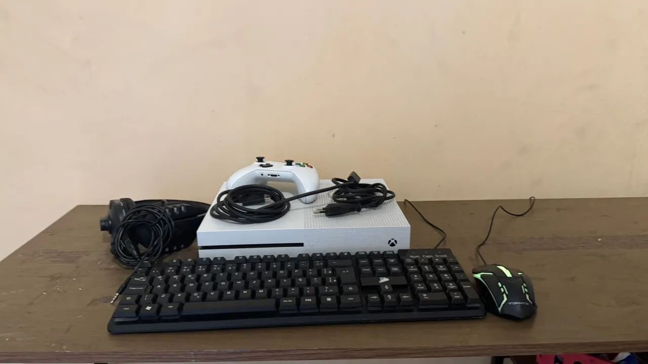 Vendo Xbox com 1 controle teclado e mouse fone e com os fios na caixa  - Foto 3