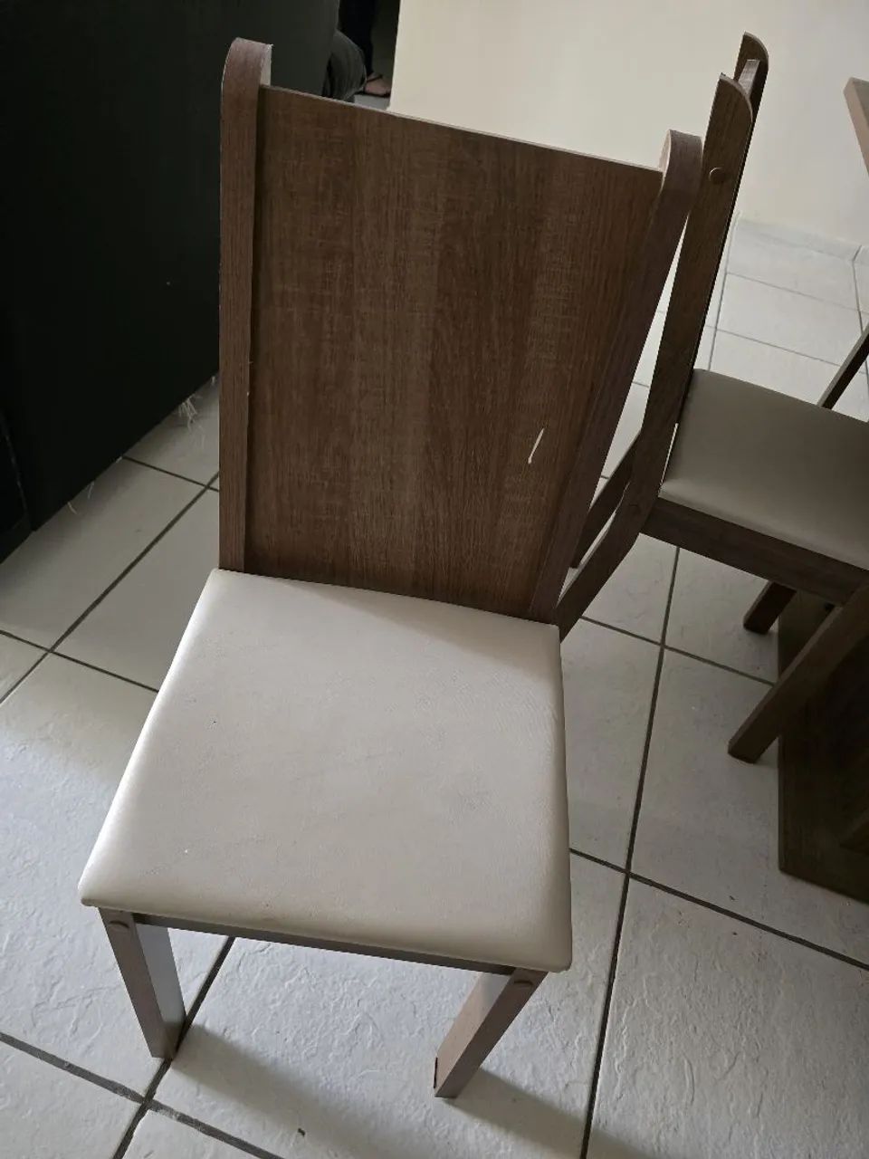 Mesa da madesa com 6 cadeiras - Foto 3