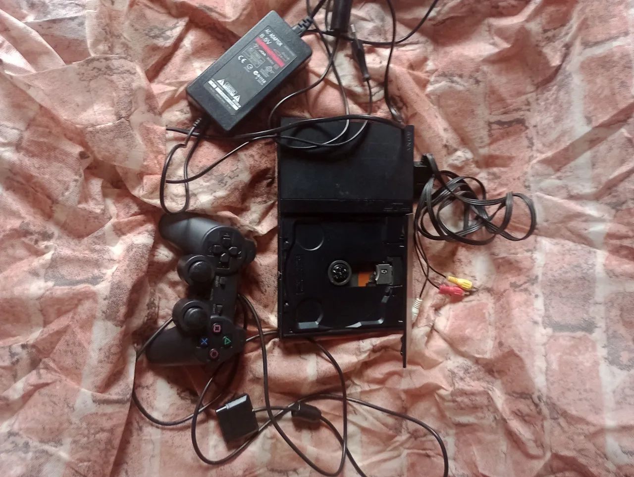 PlayStation 2 slim funcionando em preto e branco  - Foto 2