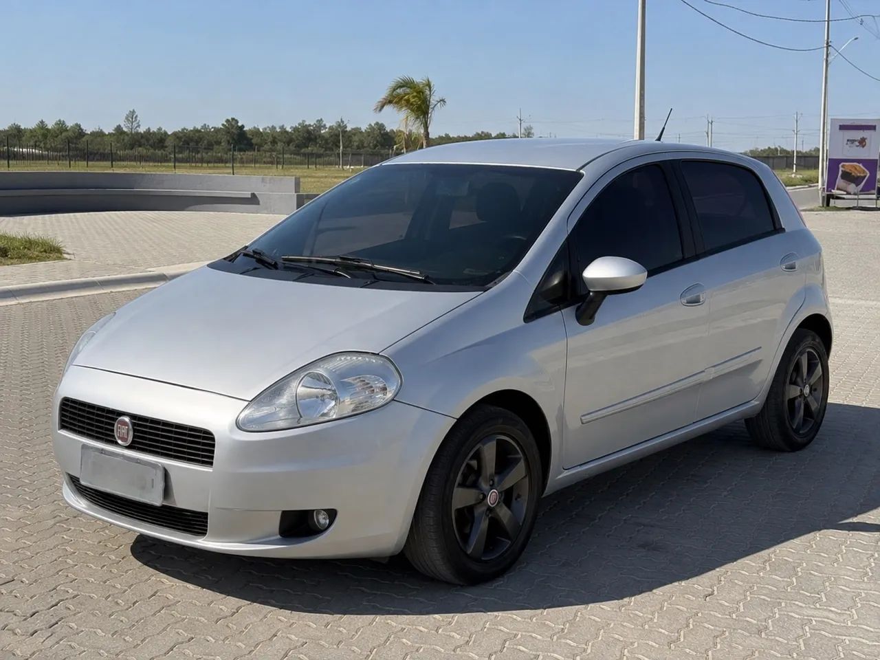 Fiat Punto Punto ATTRACTIVE 1.4 Fire Flex 8V 5p 2011