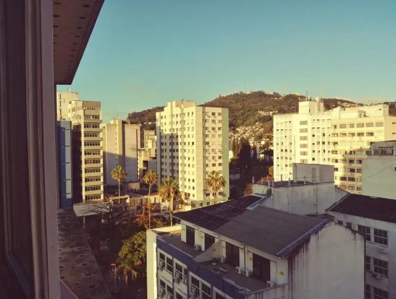 Apartamento de 2 dormitórios à venda no Centro - Foto 5