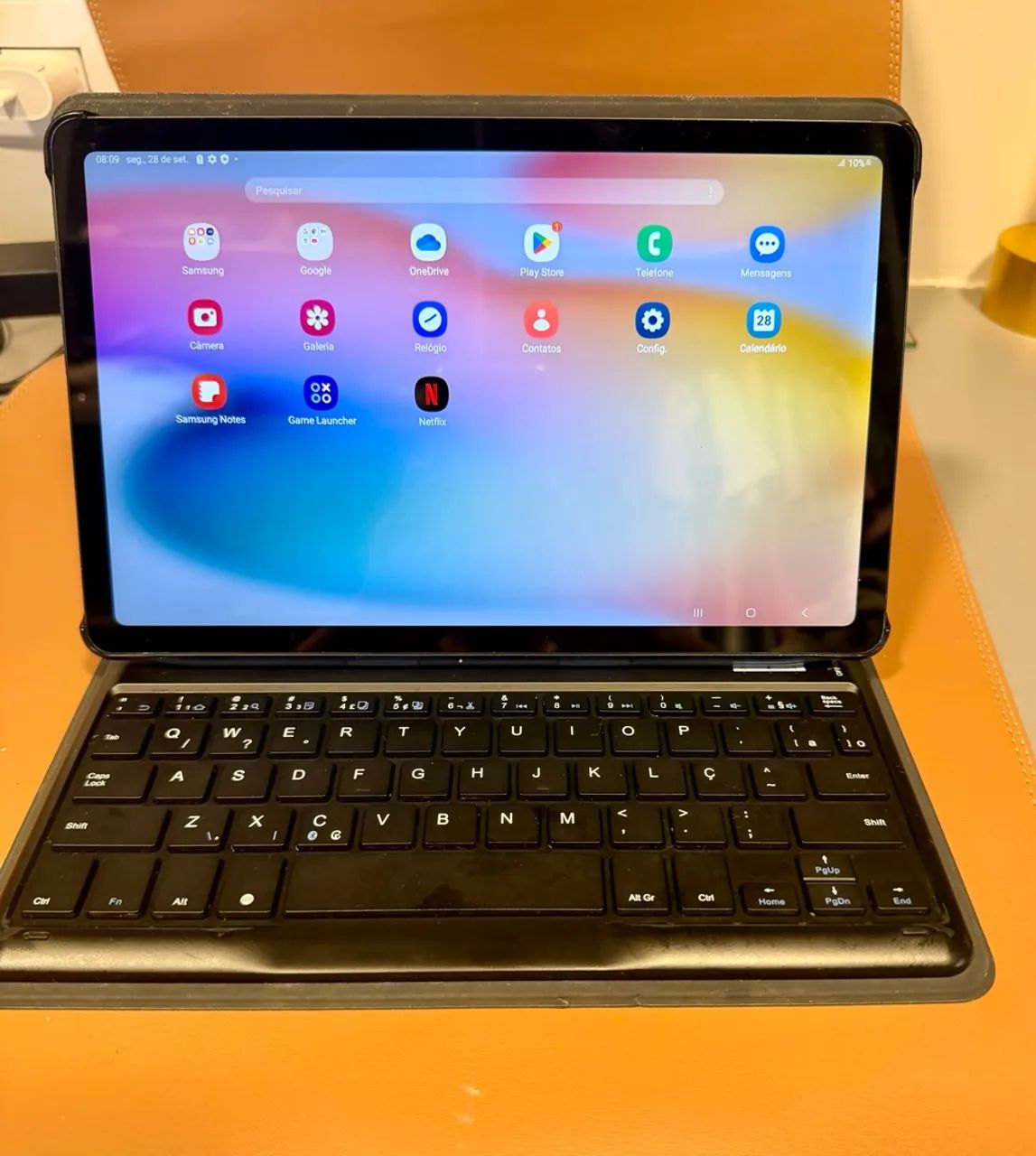 Tablet Samsung Galaxy S6 Lite + capa preta com teclado + capa rosa