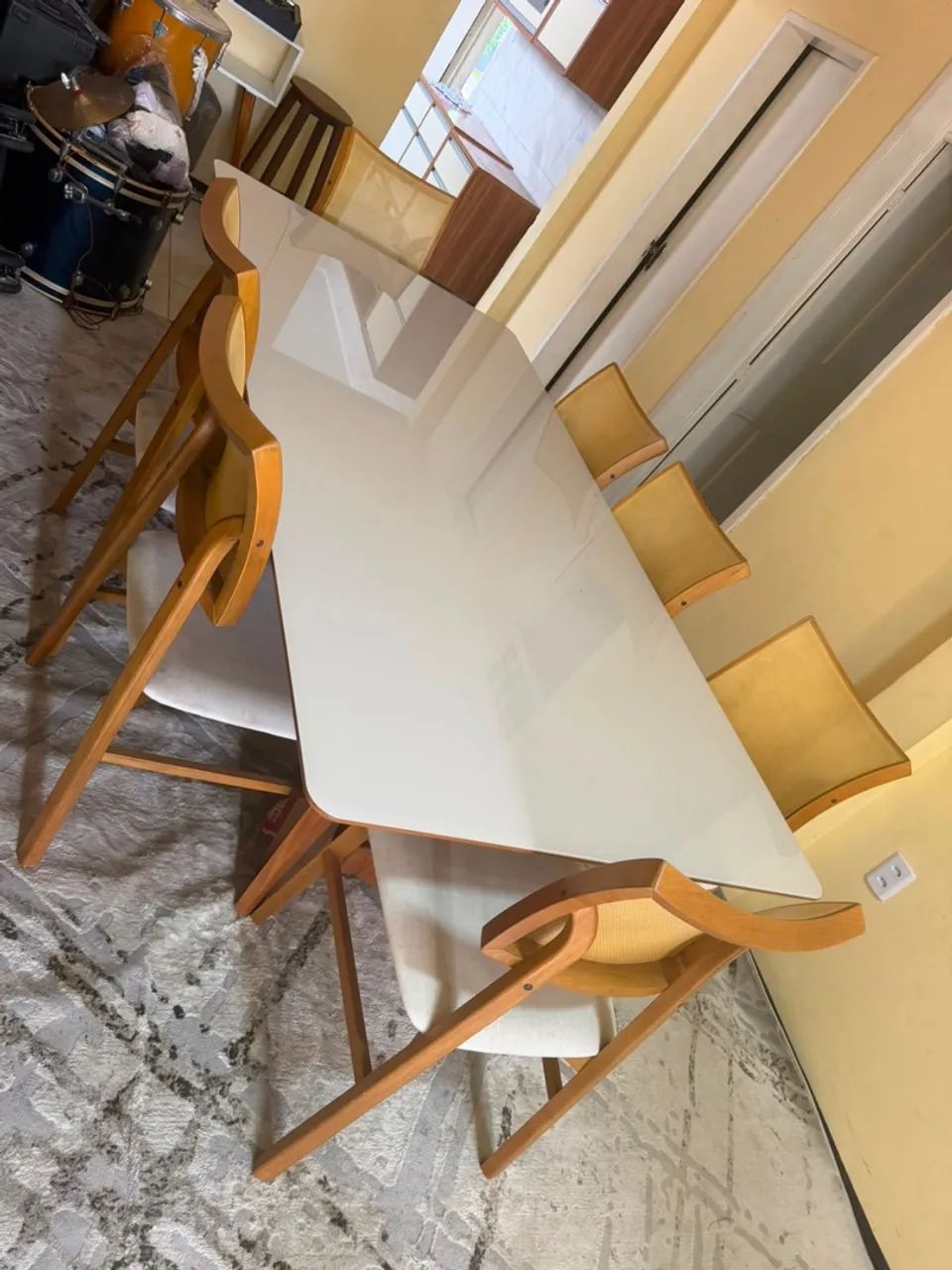 Mesa de vidro com 8 cadeira de madeira  - Foto 5