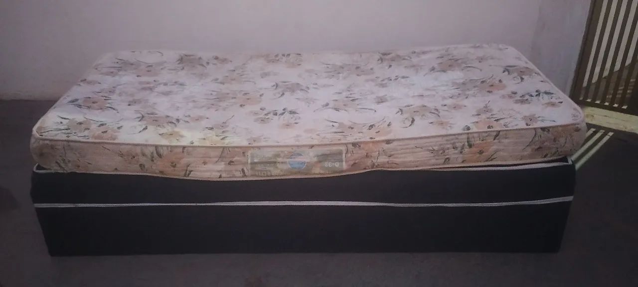 Cama box de solteiro com colchão 