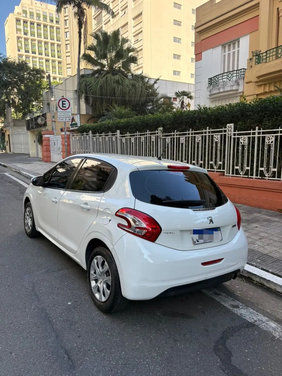 Peugeot 208 Active/active Pack 1.5 Flex 8V 5P 2014 - Foto 2