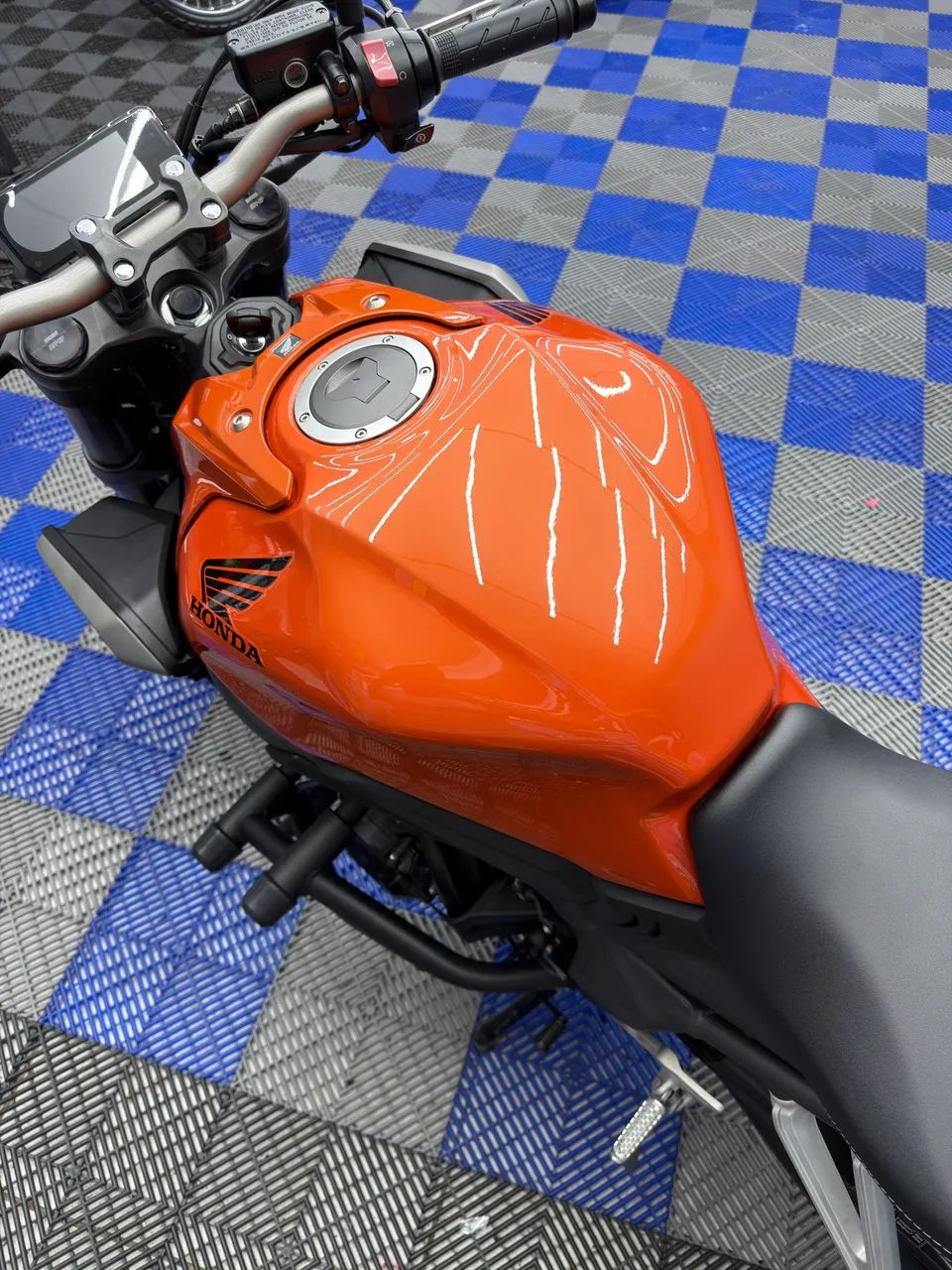CB 650R 2024 - Foto 3