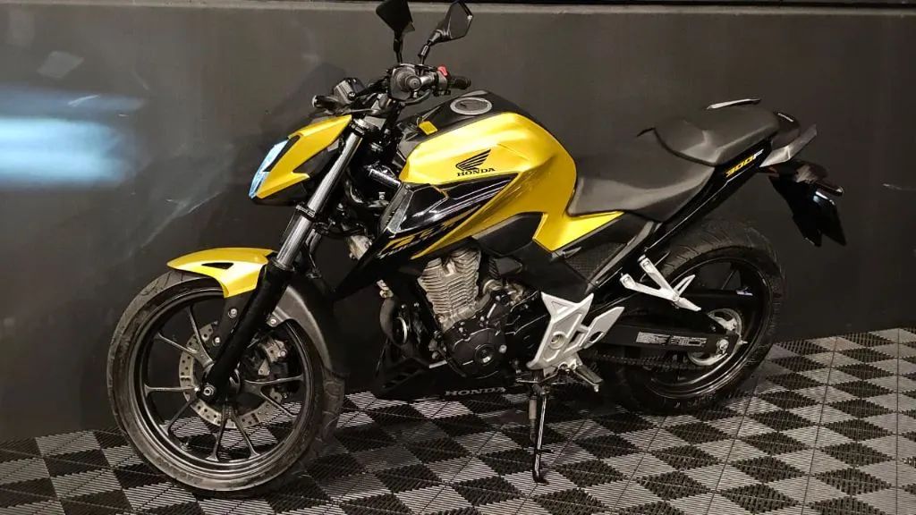 CB 300F Twister Flex 2023 Dourada - Foto 4