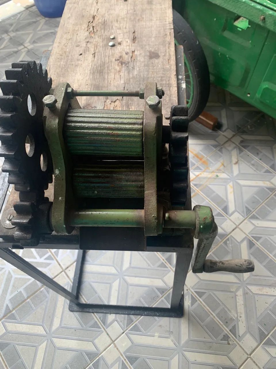 Vendo um engenho de moer cana manual - Foto 2