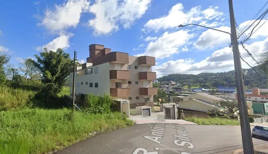 Terreno com viabilidade para 4 pavimentos, 1.362m².  Forquilhinha - São José - SC