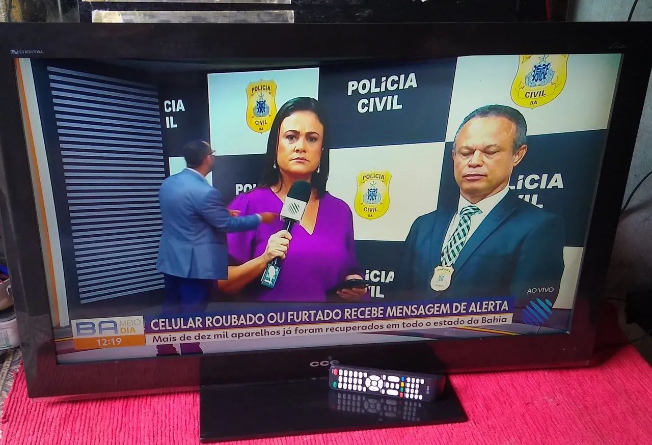 Tv cce 42 polegadas funciona perfeitamente digital  - Foto 3