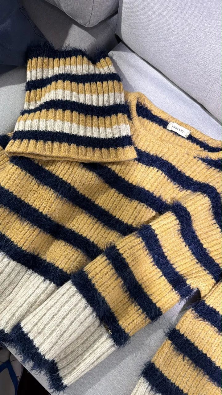 Blusa Anselmi gola removível