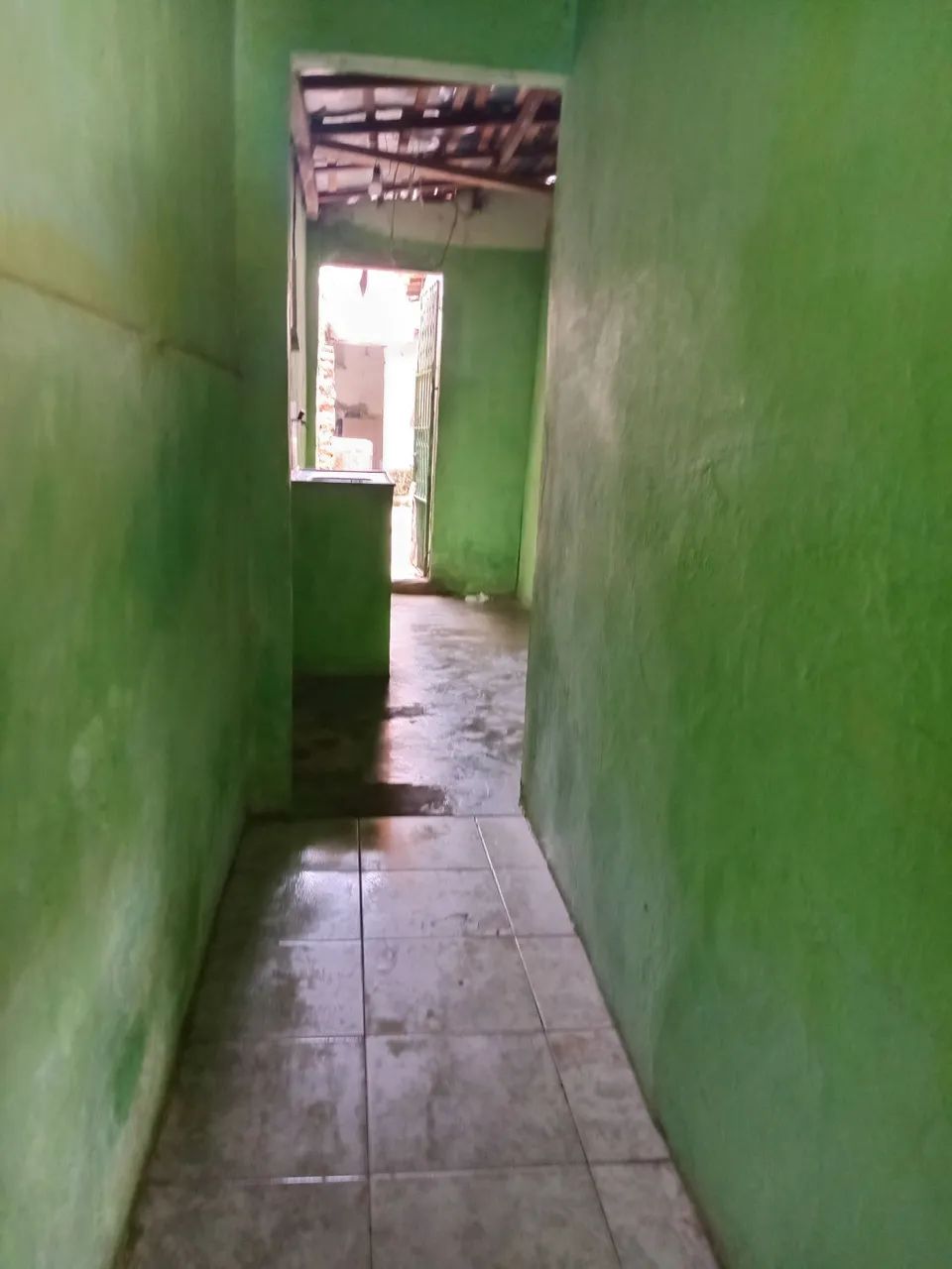 ALUGA-SE 