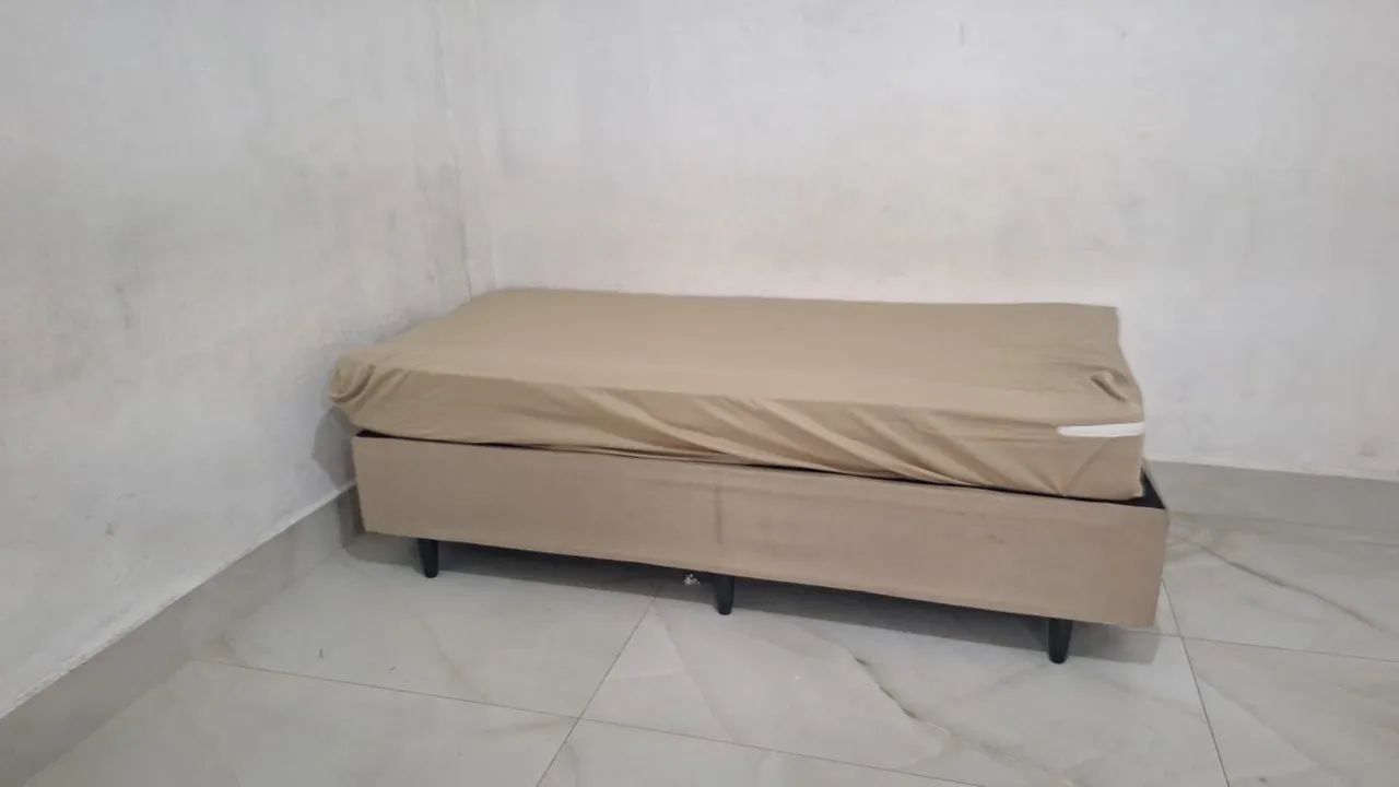 Cama de solteiros com box 