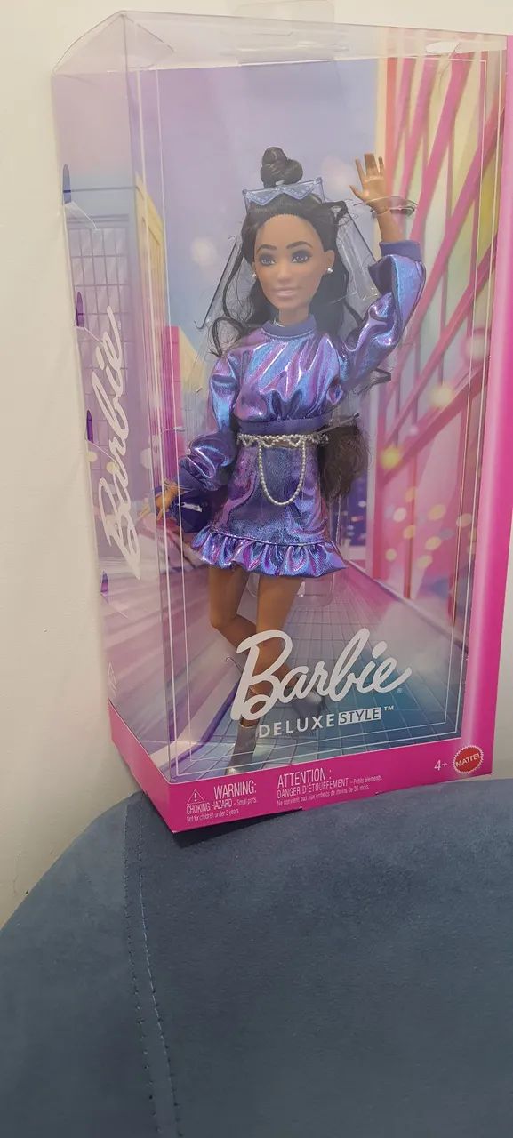 Boneca Barbie Deluxe 
