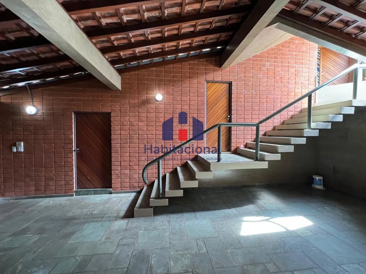CASA À VENDA  CENTRO DE ARARAS/SP - Foto 4