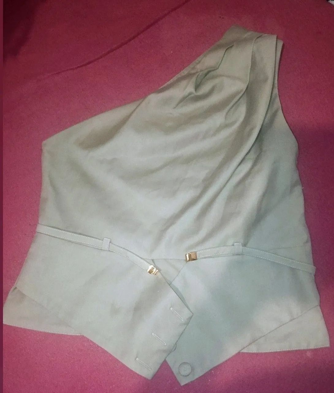 Blusa um ombro