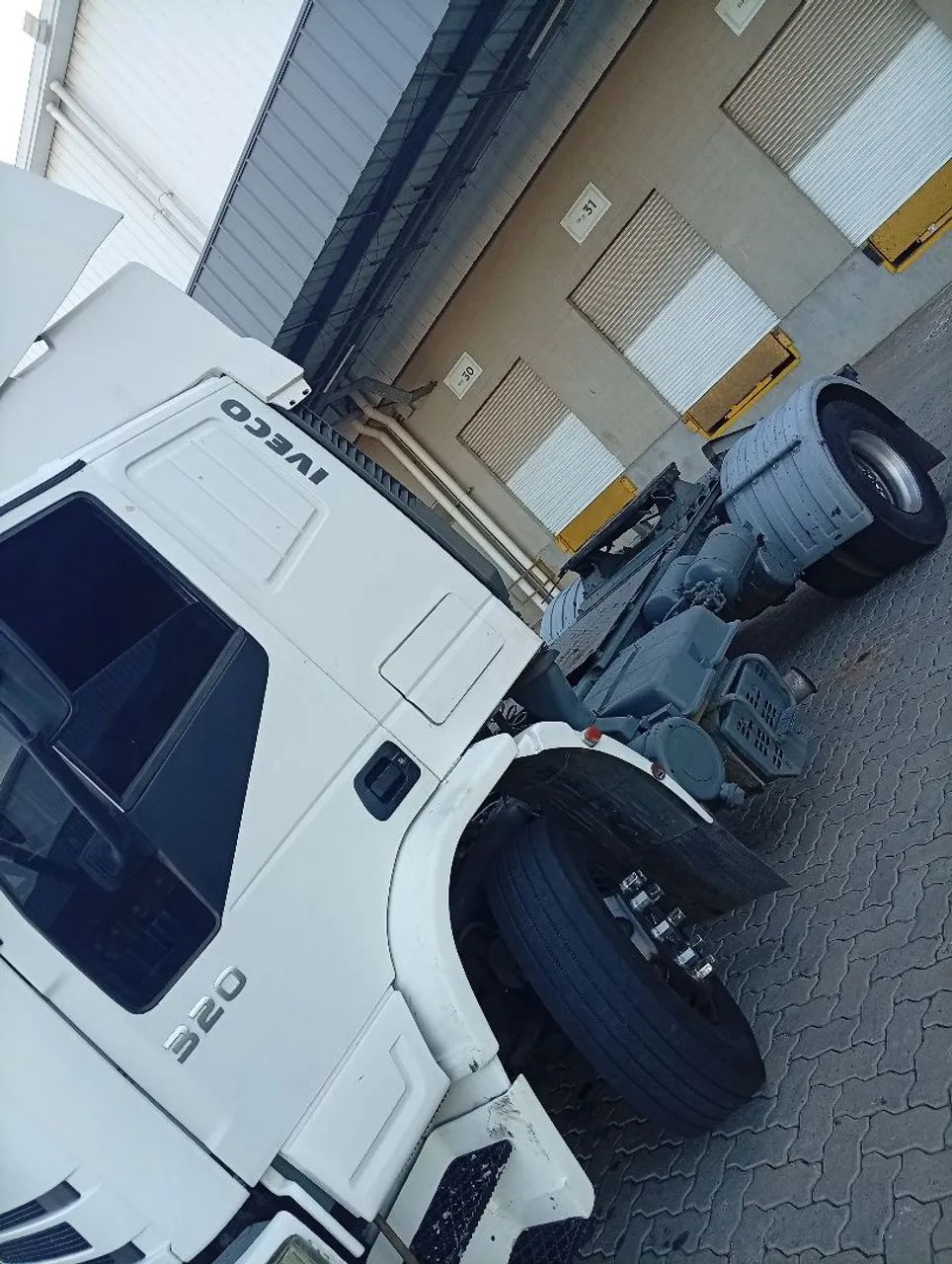Cavalo mecânico Iveco 320