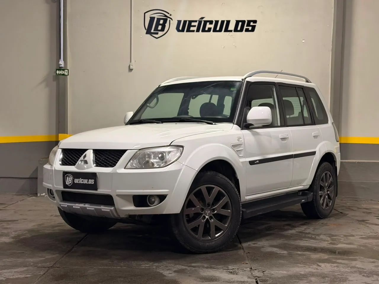 Mitsubishi Pajero Pajero TR4 2.0/ 2.0 Flex 16V 4x4 Aut. 2015