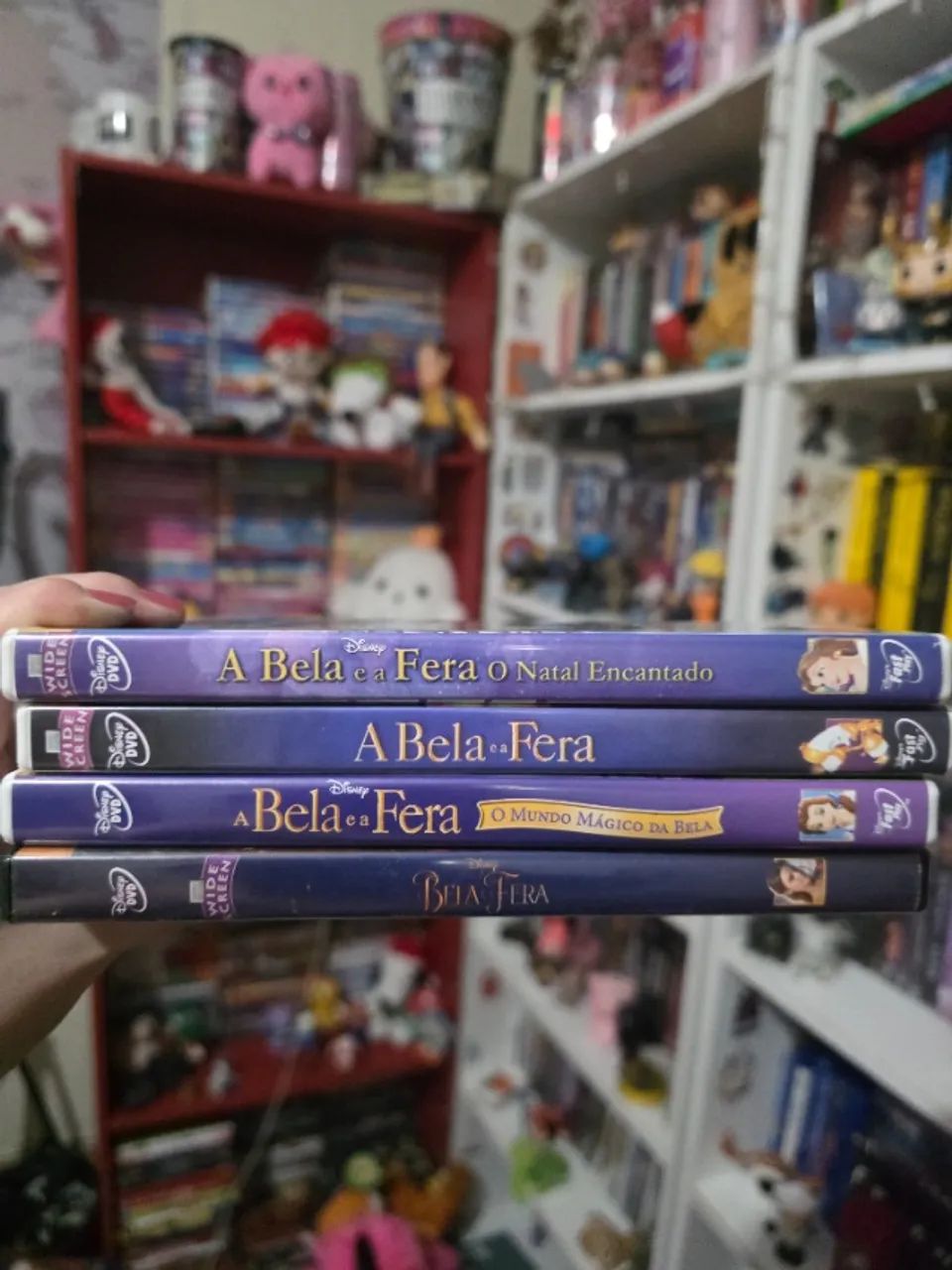 DVDs A Bela e A Fera, Natal Encantado, Mundo Mágico e Live Action