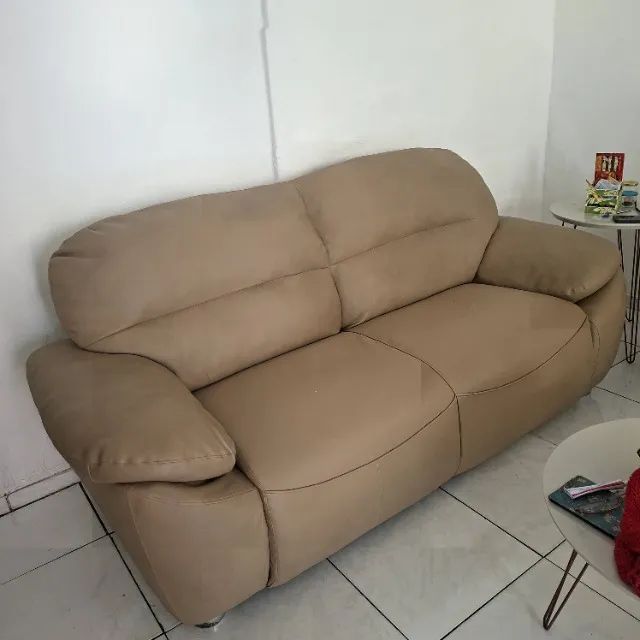 Vendo jogo de sofá de 2 (1,60 m) e 3 lugares (2 m) em couro sintético.  - Foto 4