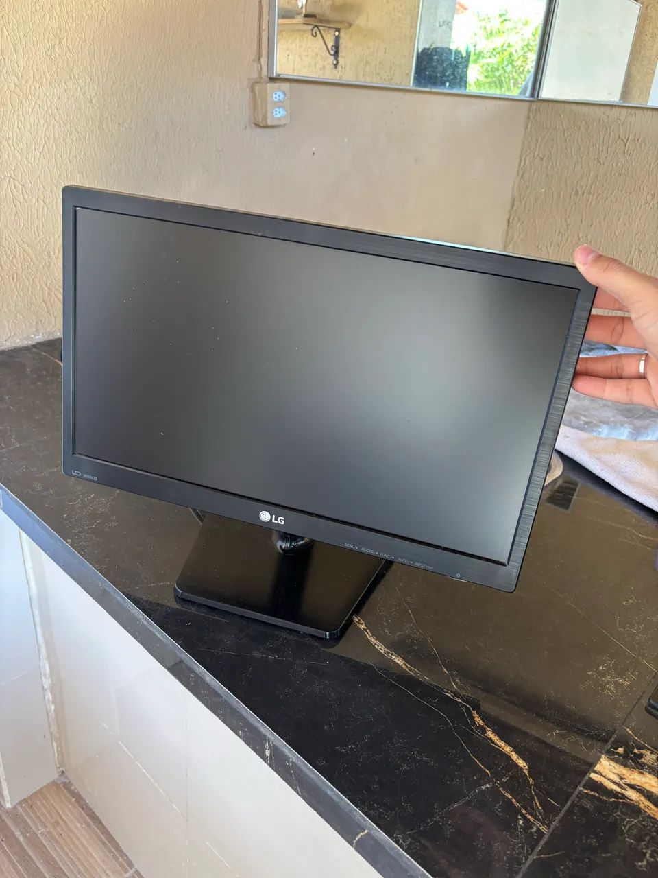 Monitor LG 20MP48A em excelente estado de conservação. - Foto 2