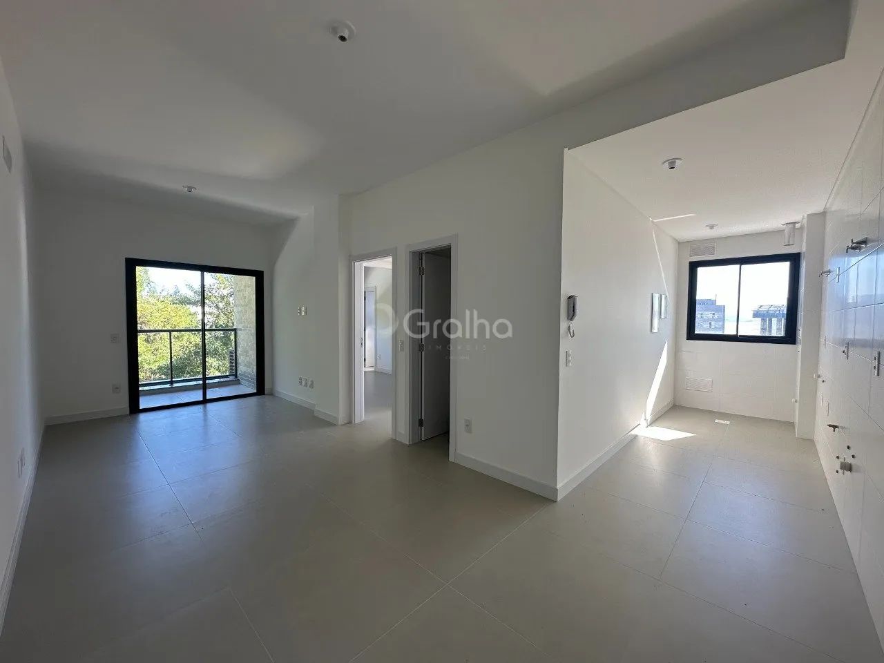 Apartamento de 70m² com 2 suítes na Agronômica