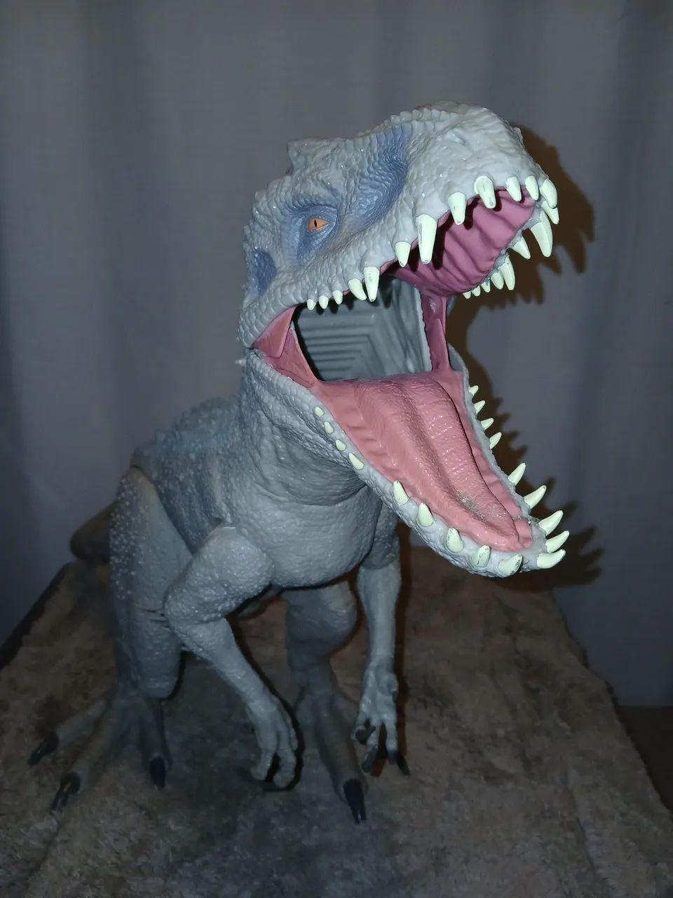 Dinossauro Mattel Indominus Rex Colossal