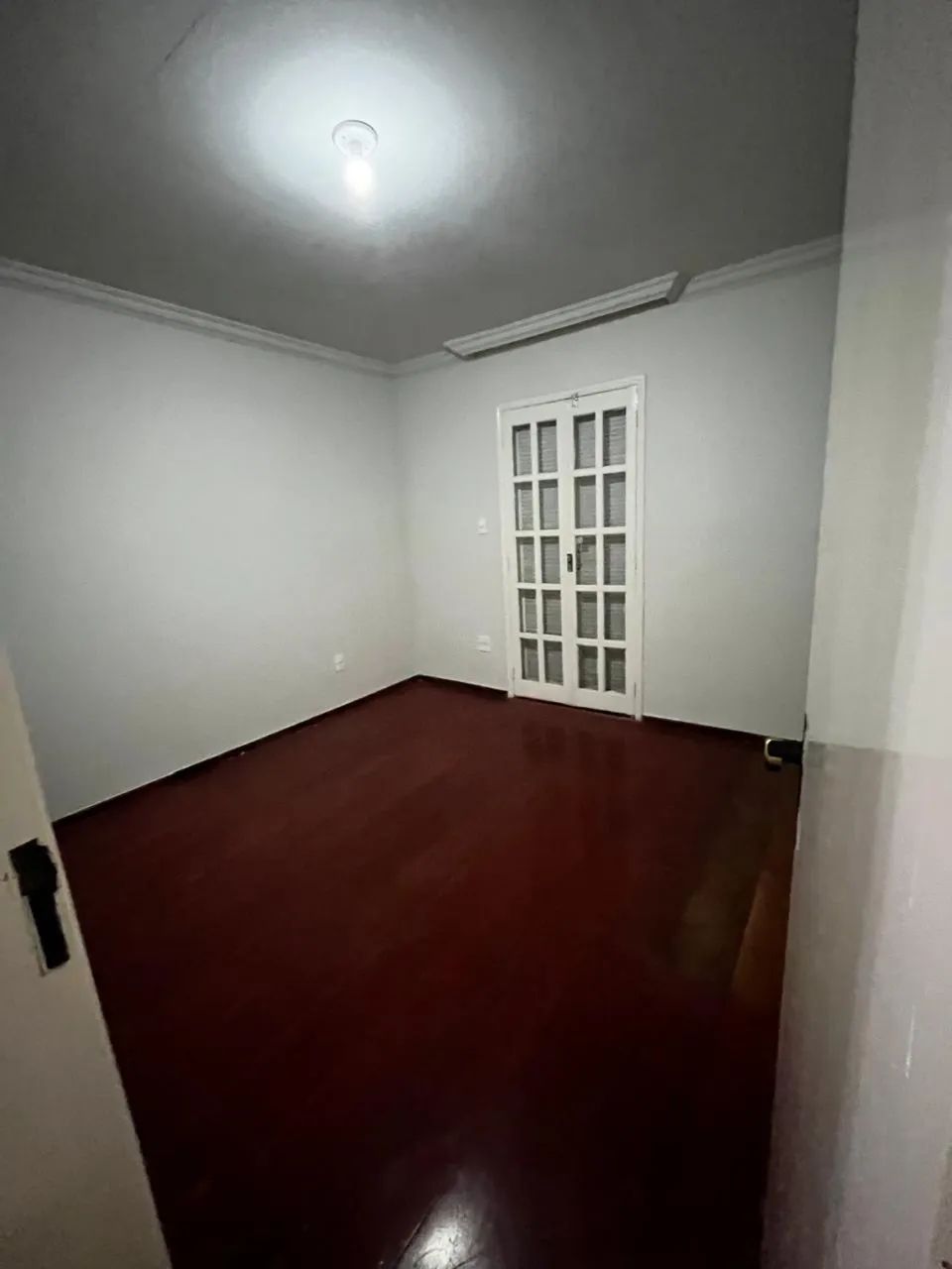 Alugo casa com 3 quartos, sendo uma suite. - Foto 3