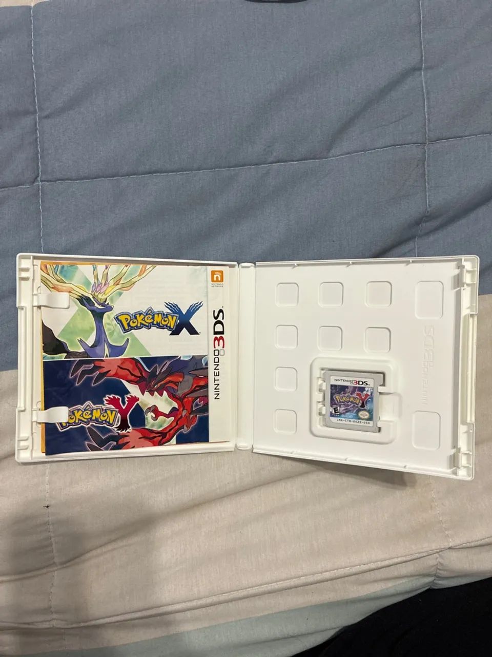 Pokémon Y - Foto 2