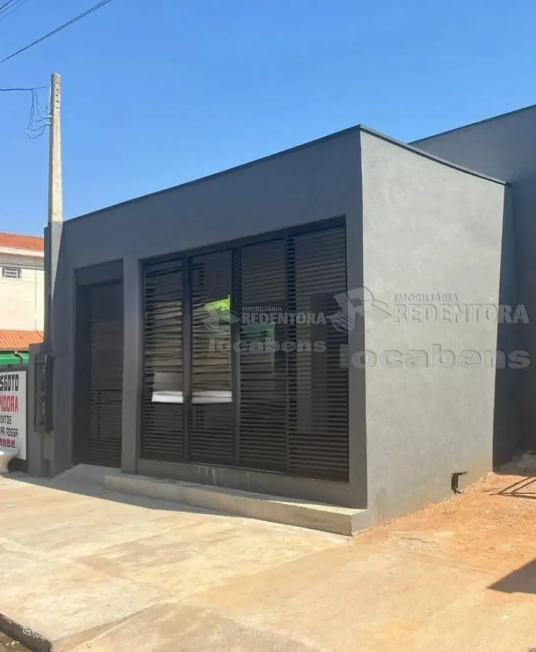 Salão Comercial com 01 banheiro