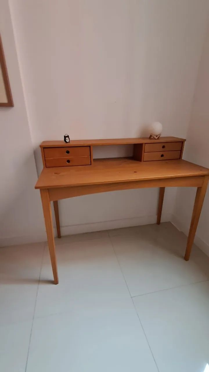 ESCRIVANINHA IMPECÁVEL LINDA E ELEGANTE