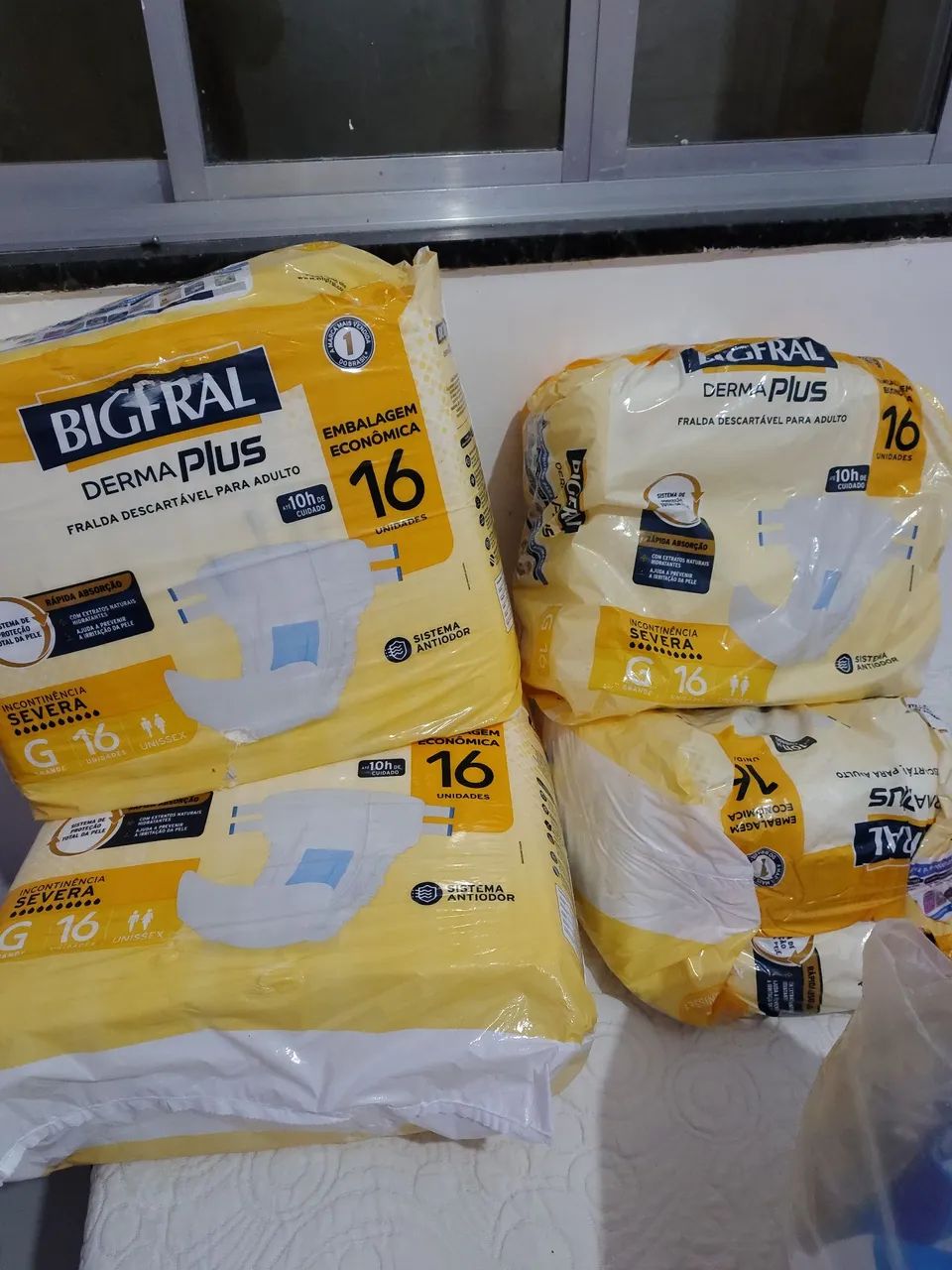 Vendo essas fraldas geriátricas,102 fraldas,46 fraldas da marca Big fral tamanho. G