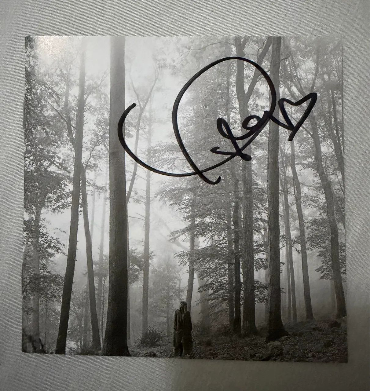 folklore Taylor Swift autografado com coração - Foto 3