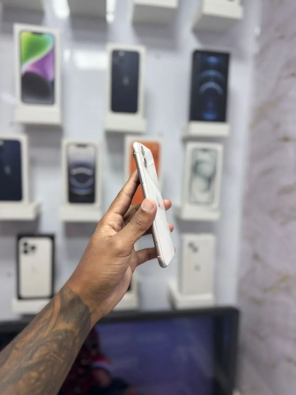 IPHONE 11 128GB<br>R$ 1.199,00 MUITO TOP - Foto 2